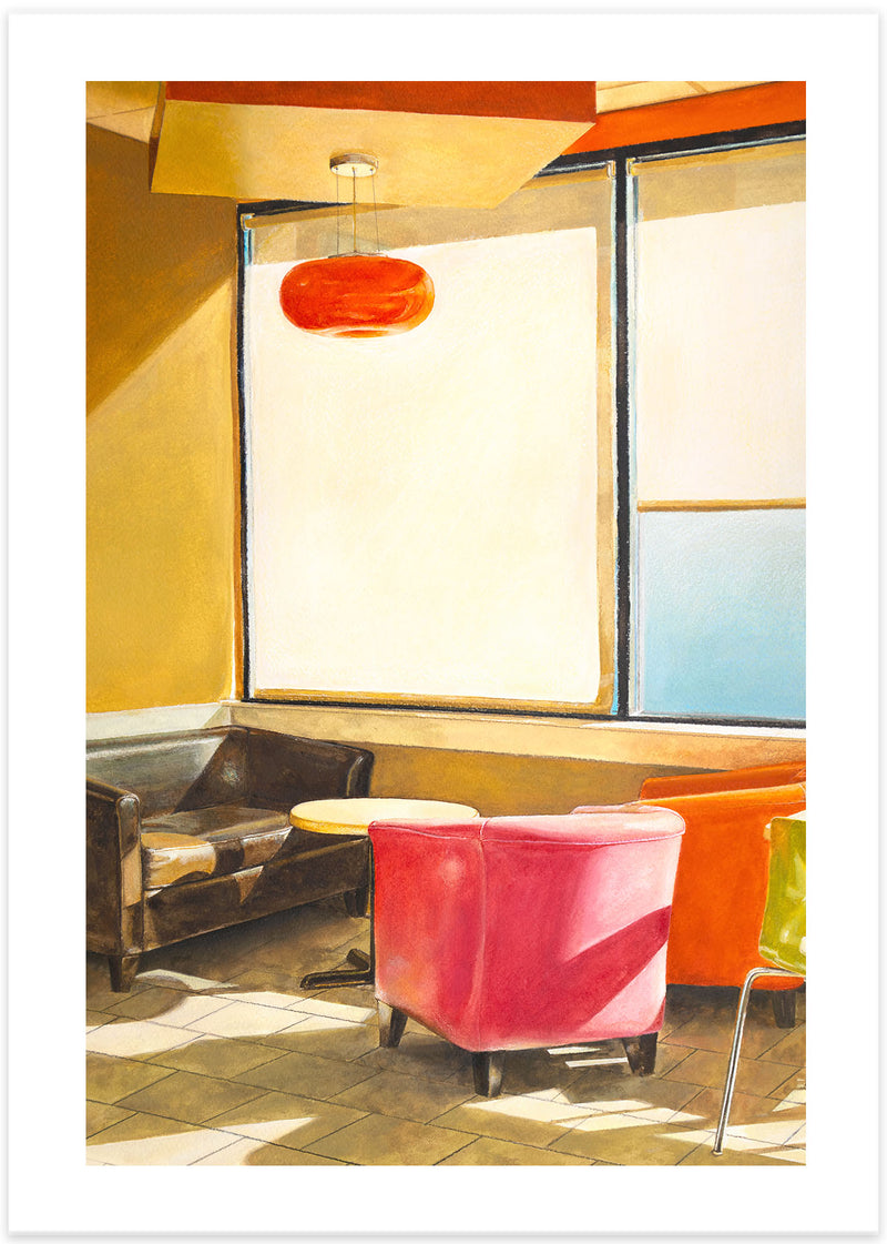 Poster illustration i retrokänsla med skinnmöbler i färgerna rosa, orange och brun vid ett stort fönster.