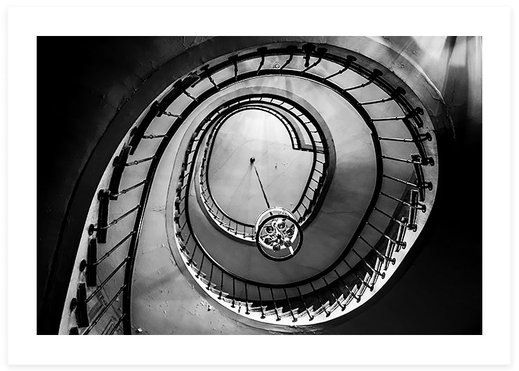 poster, svartvitt fotografi, spiraltrappa, Magdalena Martin.