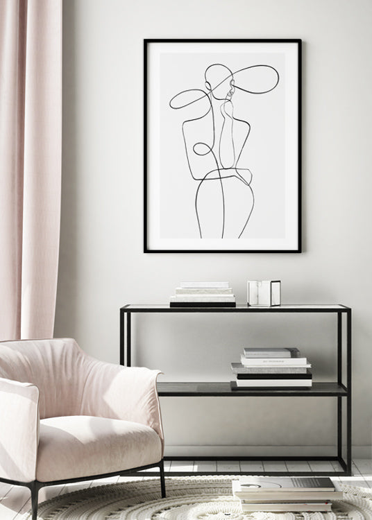 line art, poster, abstrakt konst, svart linje, kvinna i hatt, grå bakgrund, svart ram, rosa rum, rosa fåtölj, peytil