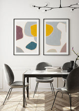 poster, abstrakt illustration, organiska former, grått, gult, och rosa, svart ram, köket, Karin Lager.