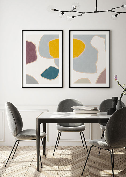 poster, abstrakt illustration, organiska former, grått, gult, blågrön och lila, svart ram, köket, Karin Lager.