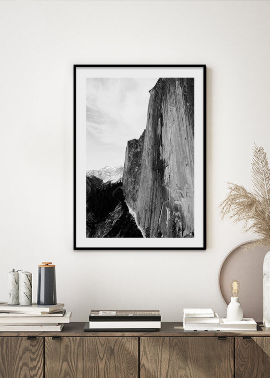 Poster, svartvitt natur fotografi, berg Yosemite, svart ram, Hope Bainbridge.